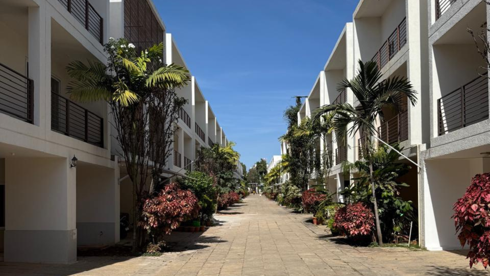 Private gated community homes